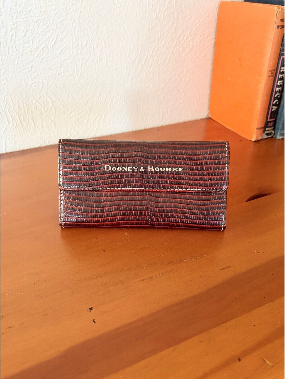 Dooney & Bourke Wallet Trifold Croc Embossed Vintage
